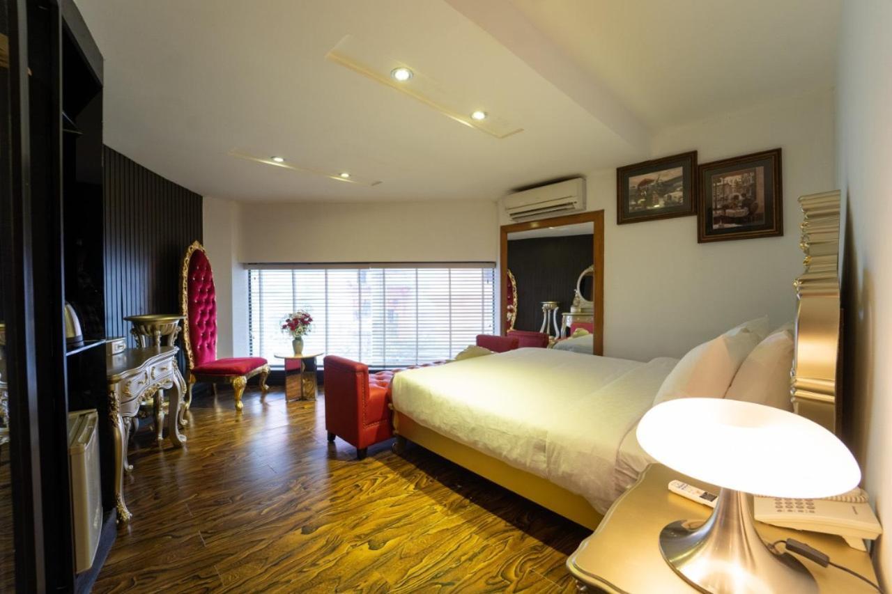 The White Hotel 8A Thai Van Lung Ho Chi Minh Zewnętrze zdjęcie