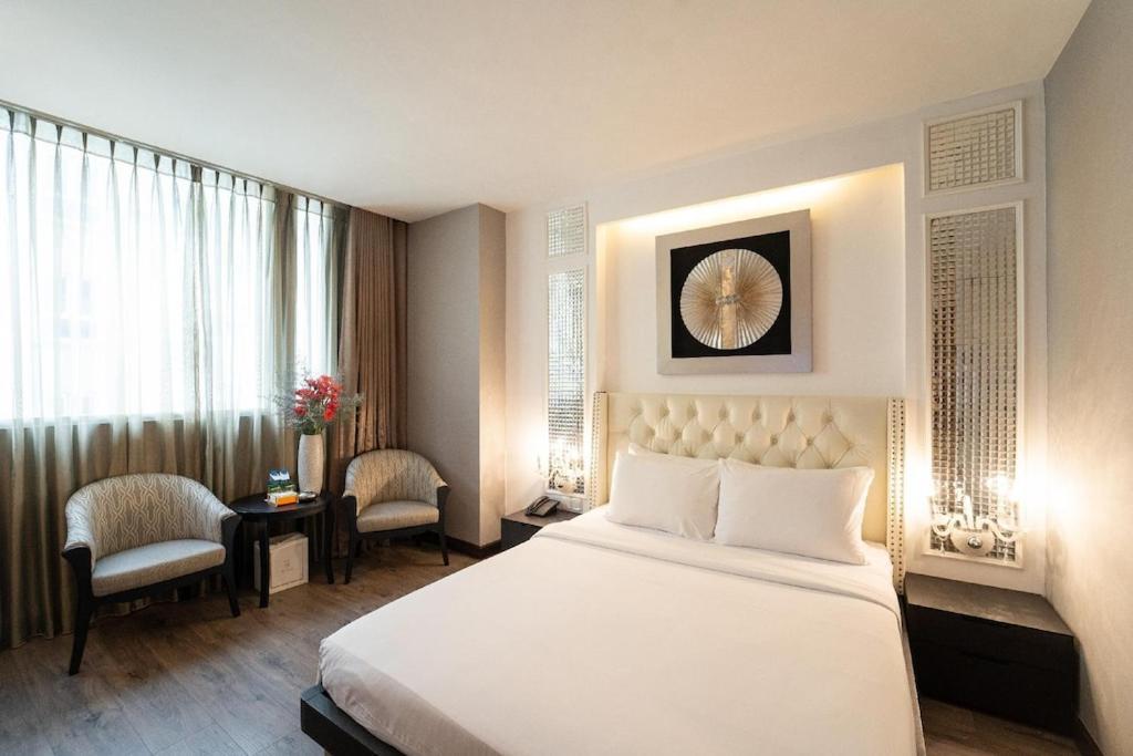 The White Hotel 8A Thai Van Lung Ho Chi Minh Zewnętrze zdjęcie
