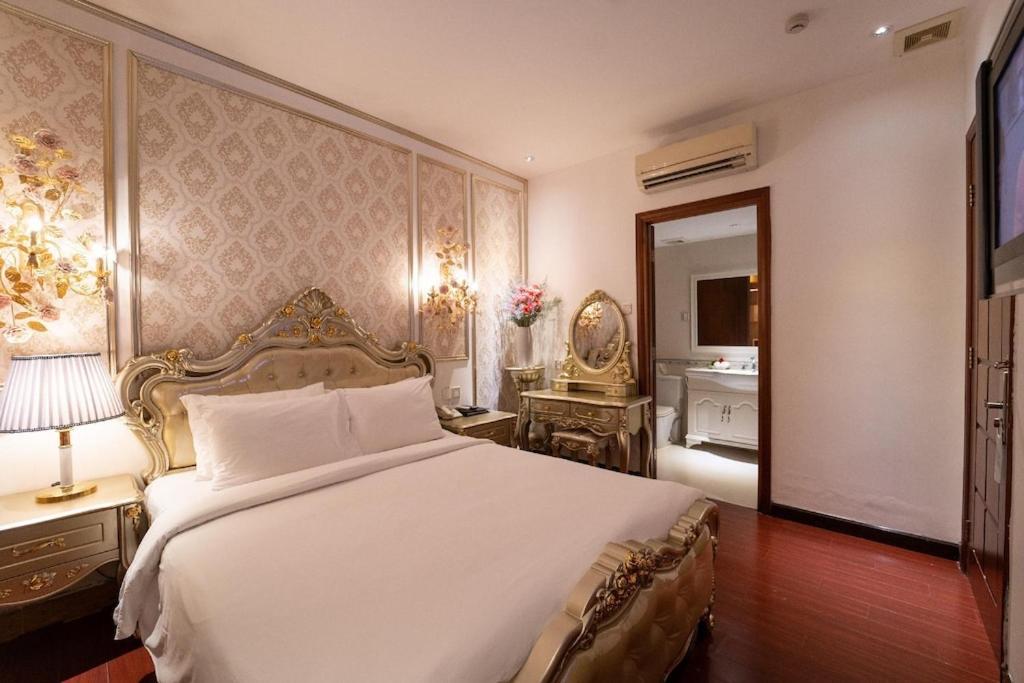 The White Hotel 8A Thai Van Lung Ho Chi Minh Zewnętrze zdjęcie