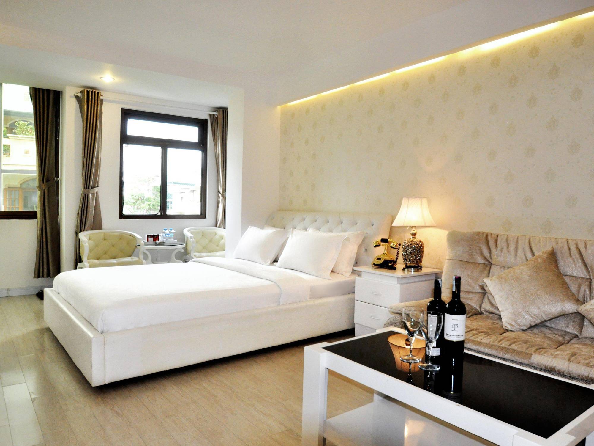 The White Hotel 8A Thai Van Lung Ho Chi Minh Zewnętrze zdjęcie